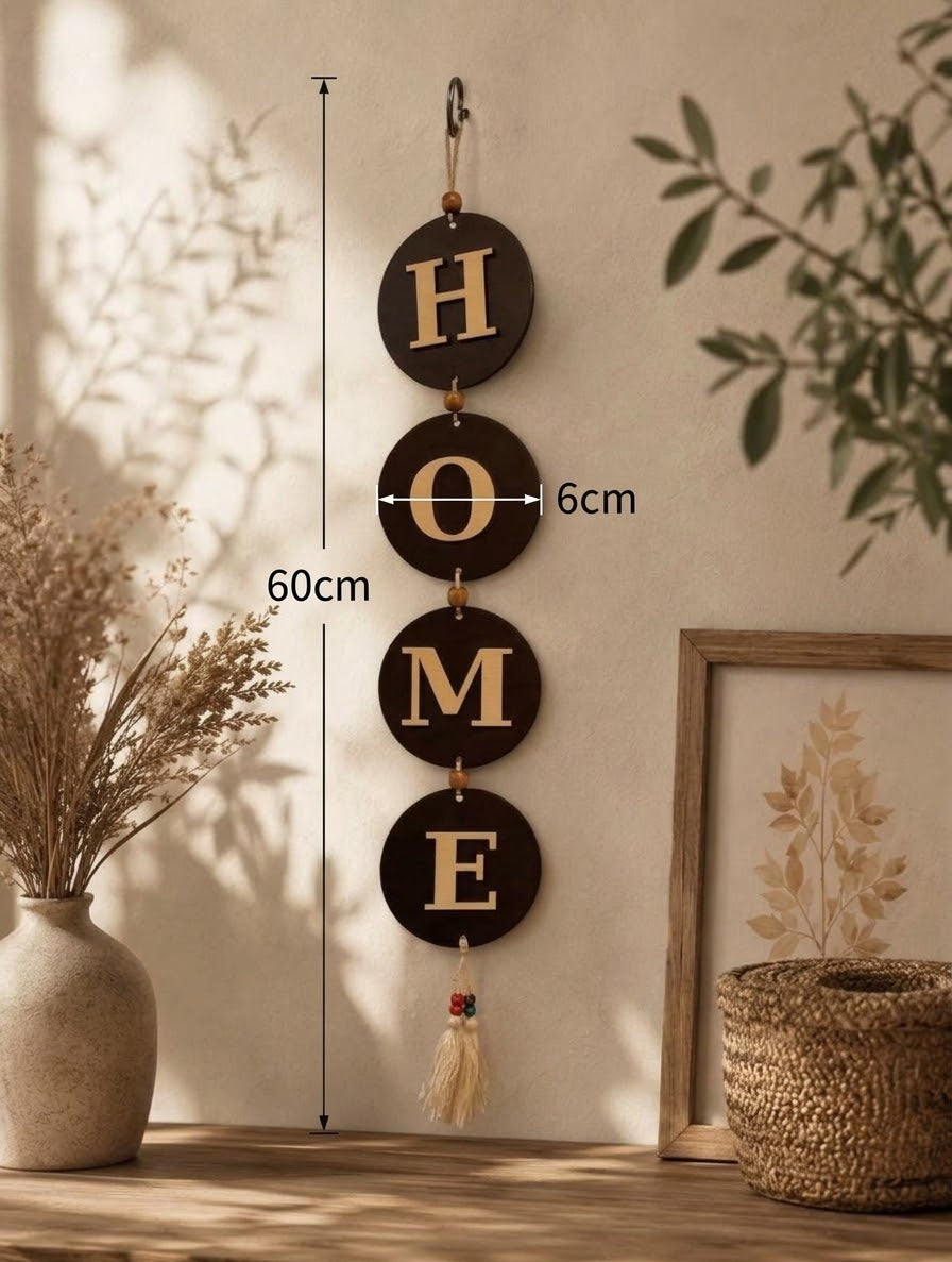Moderne Wanddekoration aus Holz „HOME“ – Elegantes Wandschild mit Quaste & Holzperlen, Handgefertigt in Ägypten (60 cm)