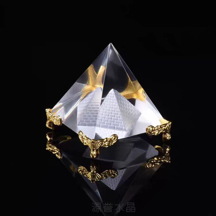 Ägyptische Kristallpyramide pharao Pyramide
