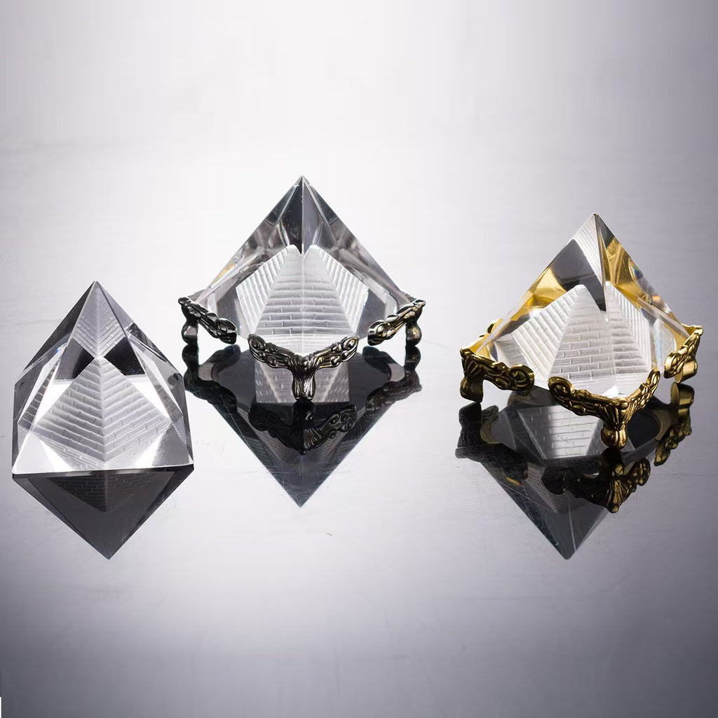 Ägyptische Kristallpyramide pharao Pyramide