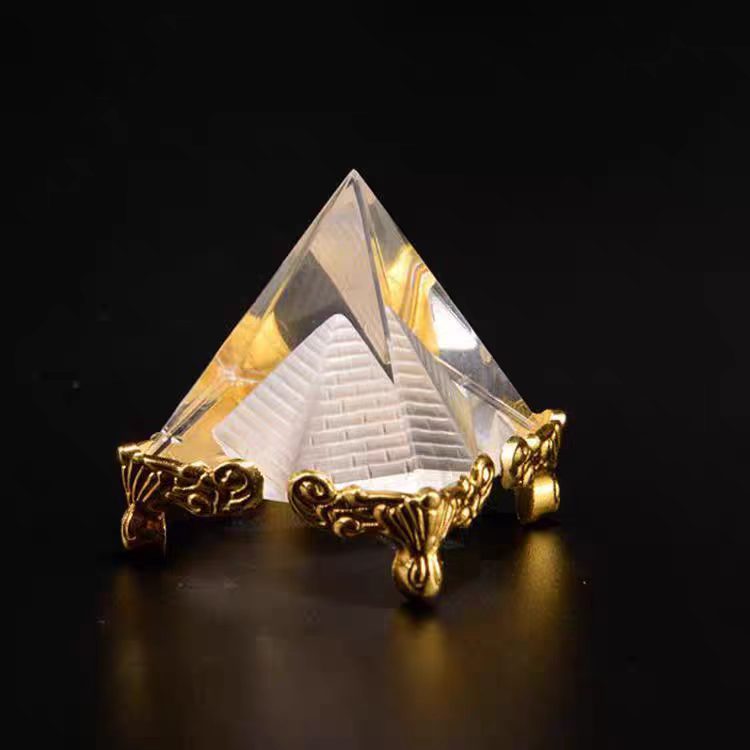 Ägyptische Kristallpyramide pharao Pyramide