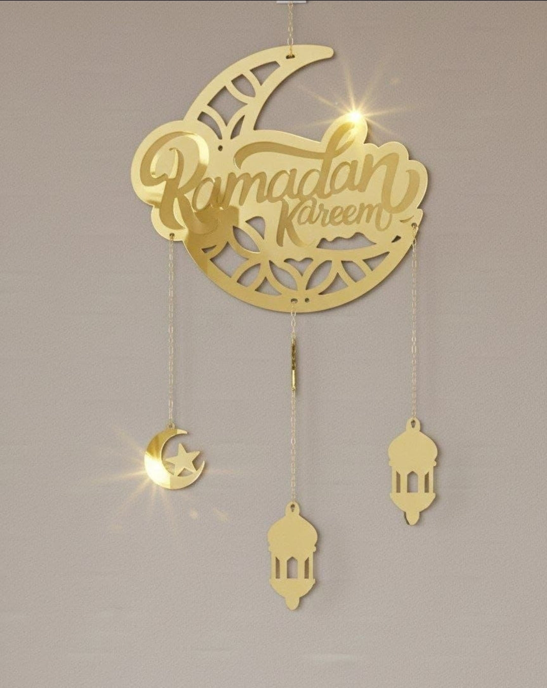 Eleganter Ramadan Wandhänger aus Gold-Acryl - 40×50 cm (Hergestellt in Ägypten)
